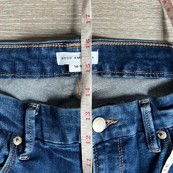 NEW Good American Good Legs Straight Jeans - Picture 7 of 12